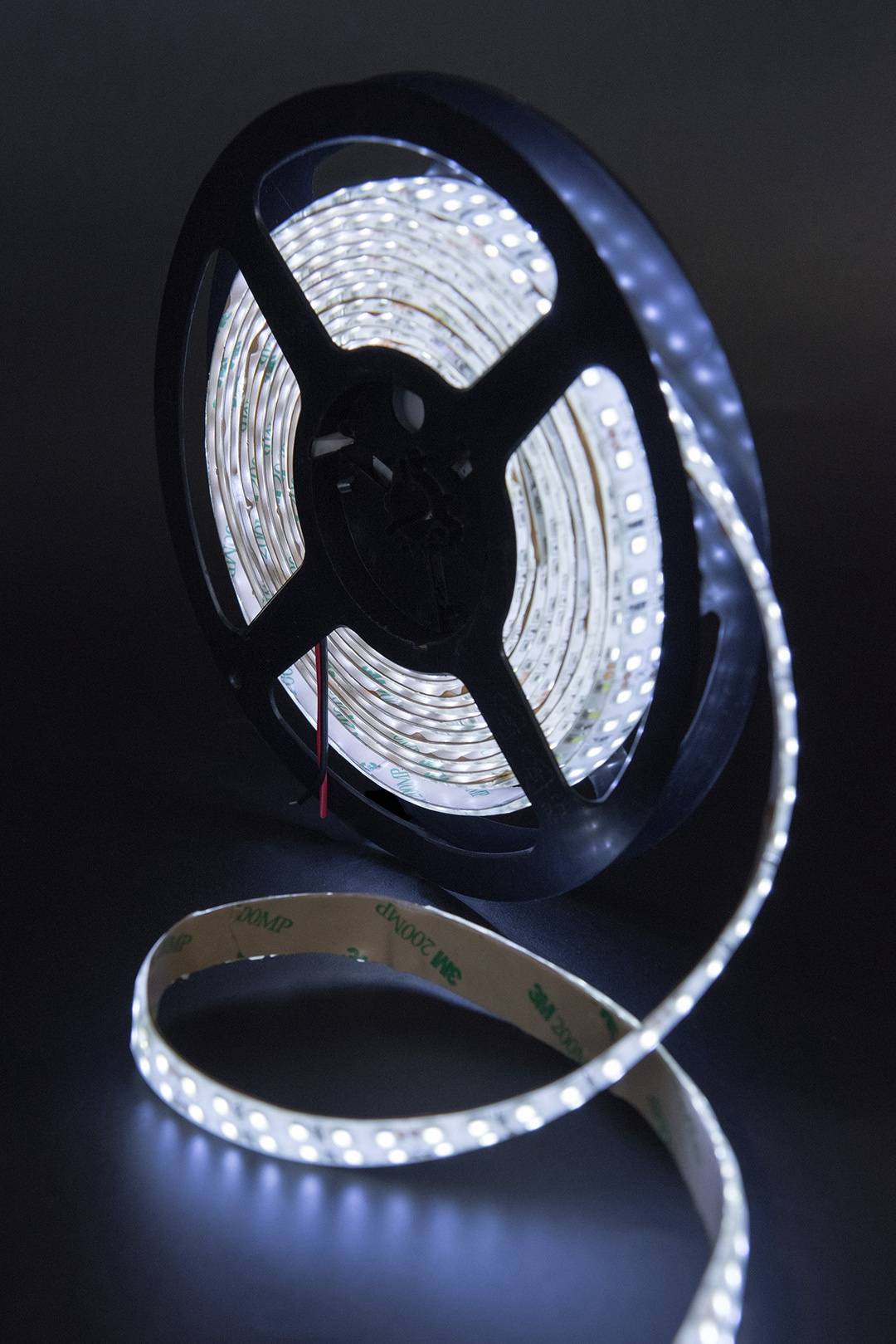 Светодиодная лента SMD3528 240Led/m 19,2W/m IP65 24V (холодный белый) 5m, скотч 3М